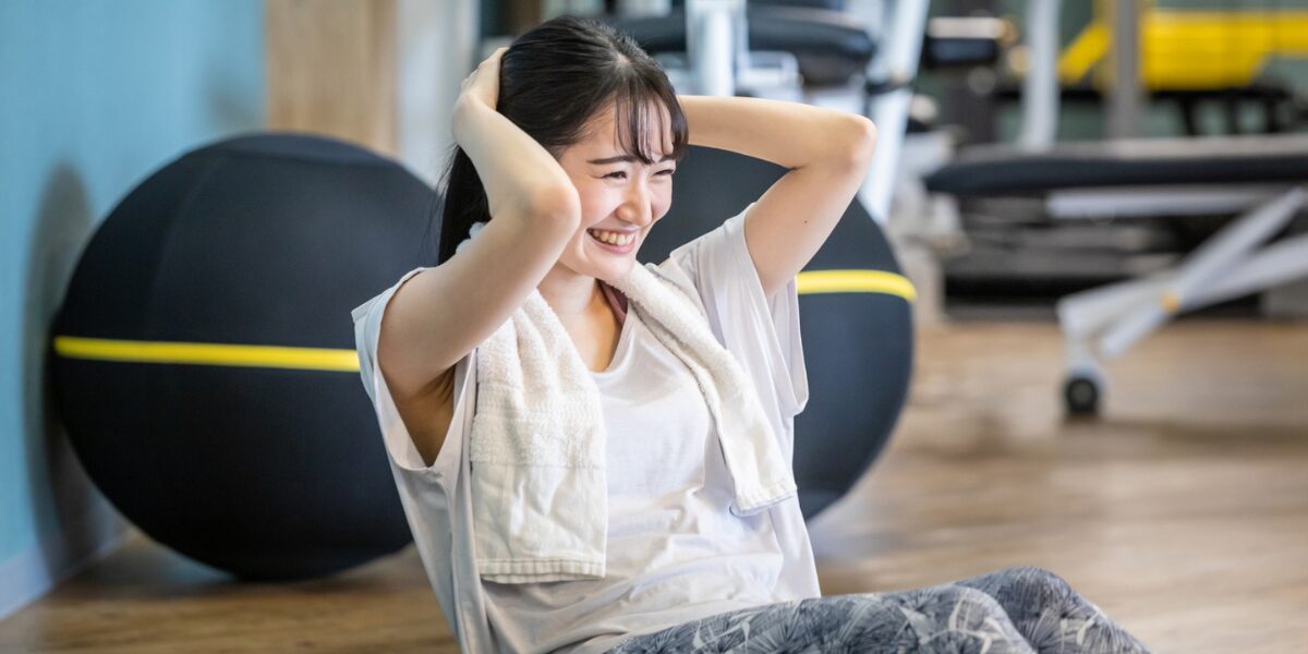 運動する女性